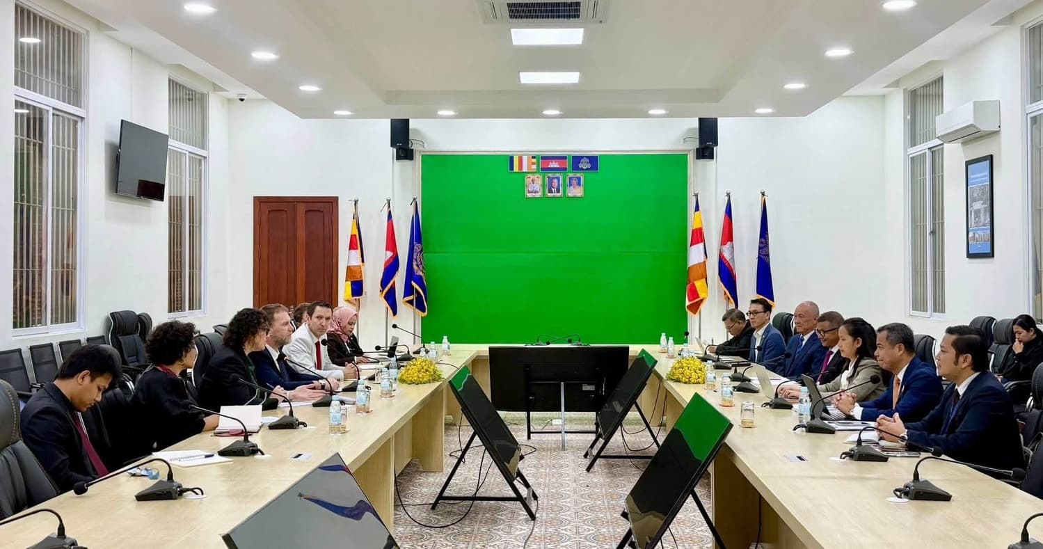 ចក្រភពអង់គ្លេស ចុះស្វែងយល់​លម្អិត​​​ពីអាទិភាពថ្មីៗរបស់ក្រសួងអប់រំ​ និង​ផែនការ​យុទ្ធសាស្ត្រ ៥ឆ្នាំទៅមុខ ដើម្បីបន្ត​ពង្រឹងនិងពង្រីកកិច្ច​សហប្រតិបត្តិការបន្ថែមទៀតជាមួយ​កម្ពុជា