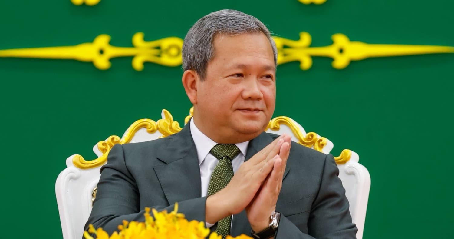 សម្តេចធិបតី អញ្ជើញជាអធិបតីពិធីប្រគល់សញ្ញាបត្រជូននិស្សិតសាកលវិទ្យាល័យគ្រប់គ្រង និងសេដ្ឋកិច្ច ខេត្តបាត់ដំបង
