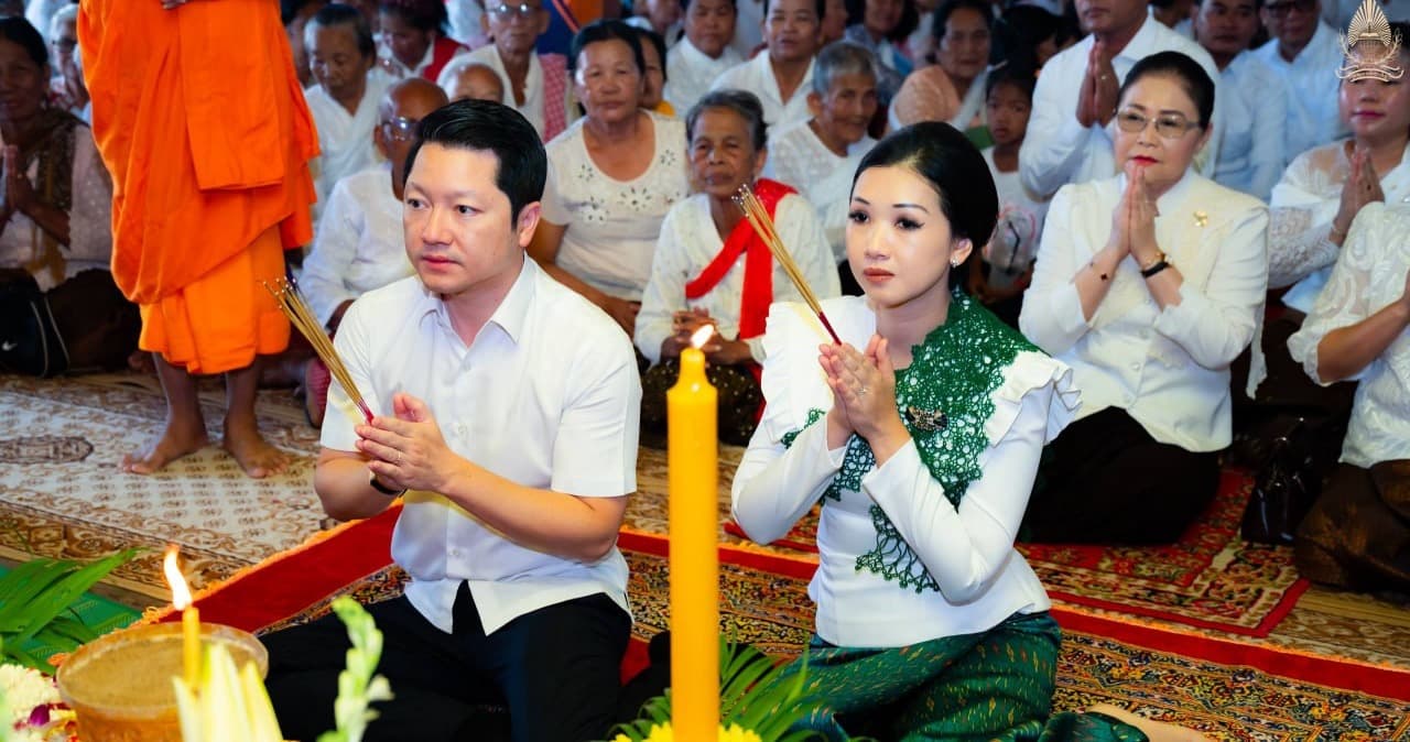ឯកឧត្តម សុខ សូកេន និង លោកជំទាវ ចម ក្រស្នា អញ្ជើញចូលរួមក្នុងពិធីបុណ្យកាន់បិណ្ឌ បិណ្ឌទី១២