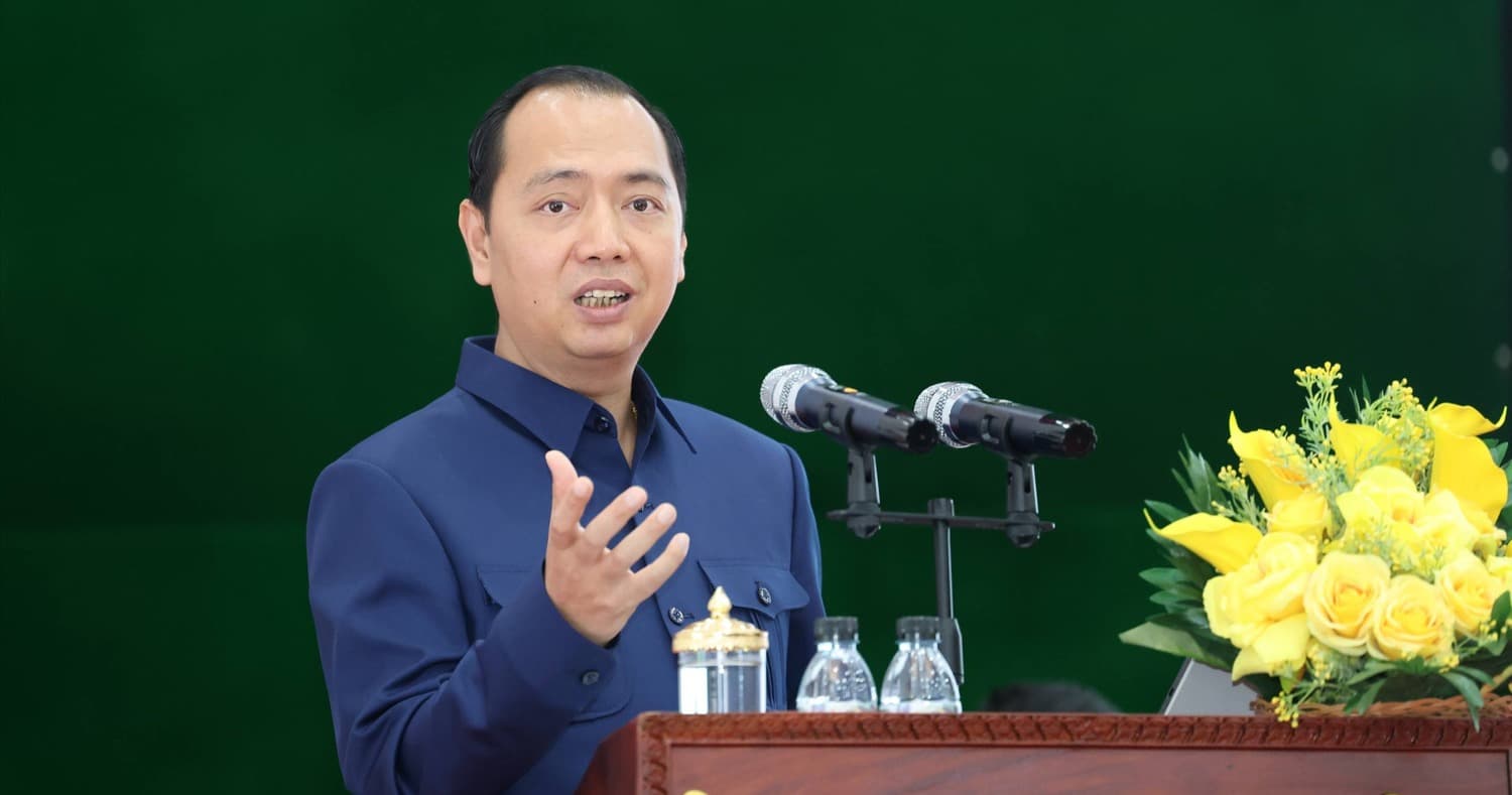 ឯកឧត្តម នេត្រ ភក្ត្រា អញ្ជើញធ្វើបទឧទ្ទេសនាម និងបាឋកថា ស្តីពីរចនាសម្ព័ន្ធចាត់តាំងតួនាទីភារកិច្ចក្រសួងព័ត៌មាន ជូនដល់សិក្ខាកាមវិទ្យាស្ថានបញ្ជាការ-សេនាធិការ