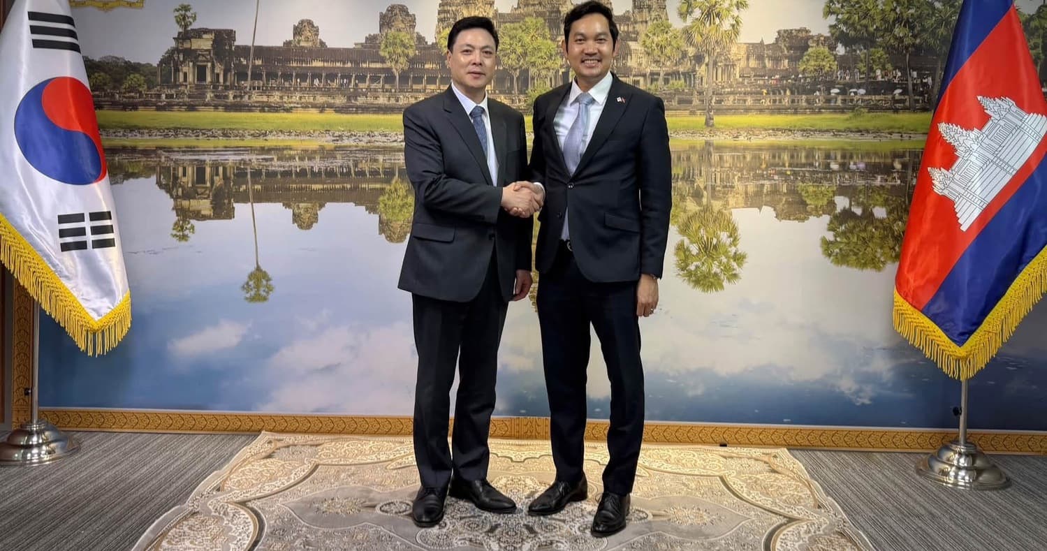 ឯកឧត្តម​ ឃួន​ ផុនរតនៈ​ ទទួលជួបពិភាក្សាការងារជាមួយ​អគ្គលេខាធិការមូលនិធិ WeLoveU Foundation
