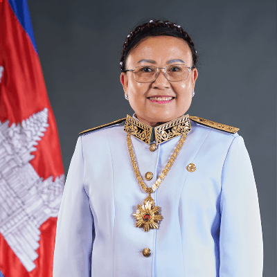 លោកជំទាវ សន ម៉ារ៉ាដា