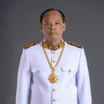 ឯកឧត្តម ស៊ុំ វឌ្ឍនៈ
