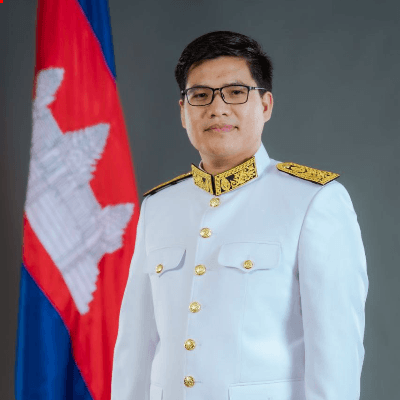 ឯកឧត្តម ស្លេះ អាល់ហ្វីន